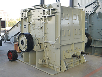 可逆錘式破碎機(jī)